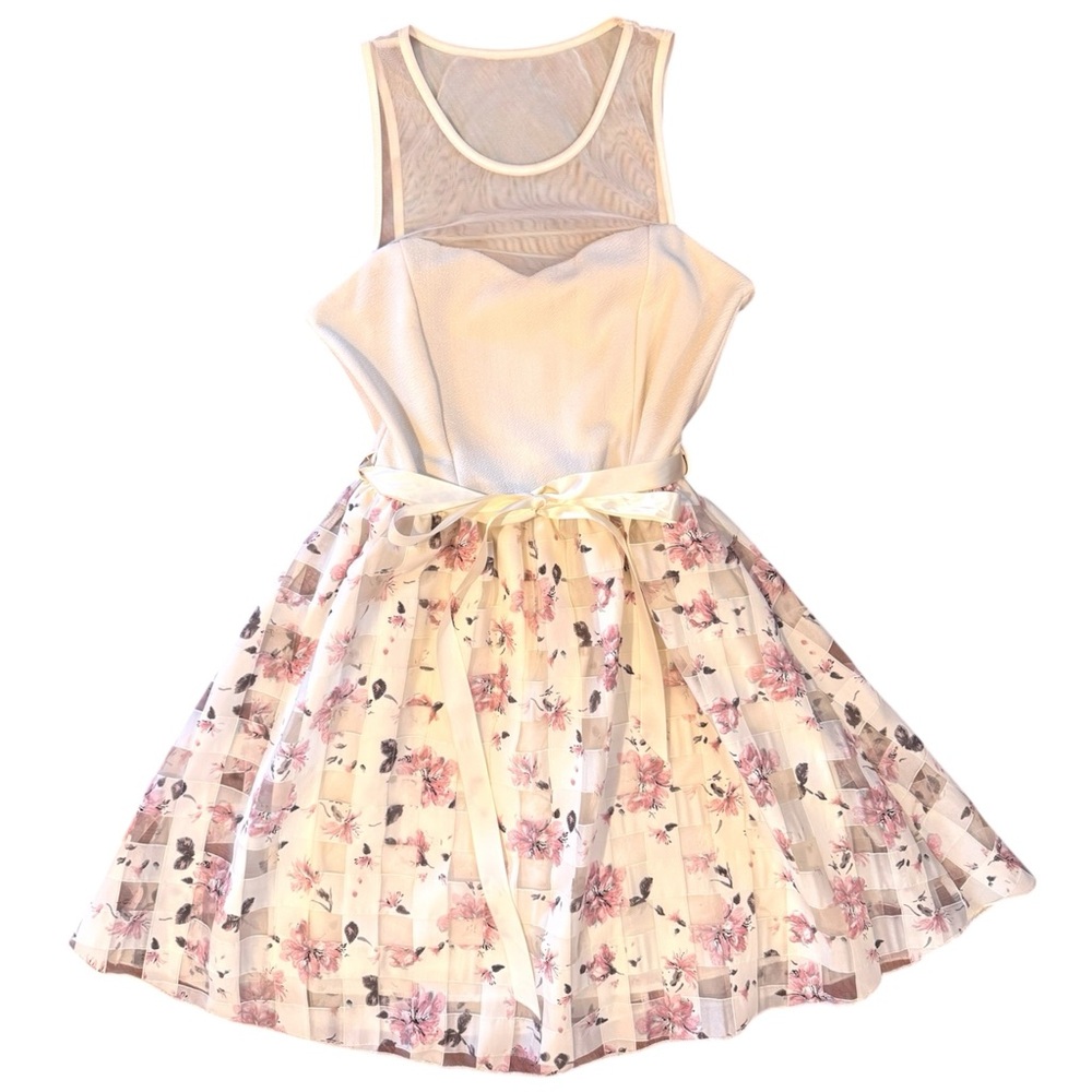 January 7 Small Cream and Pink Floral Mini Fit & Flare Sweetheart Dress